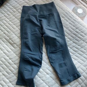 Lululemon Zone In Crop Women’s Leggings